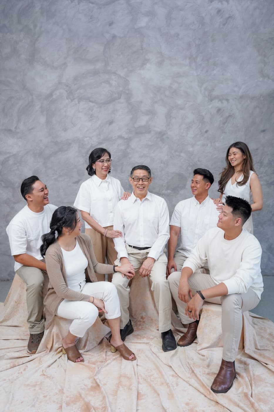 Family photography by Jia Photography, warm family photography session in Jabodetabek